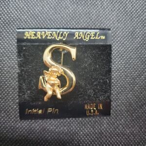 L Razza Heavenly Angel S Initial Pin Gold Tone Cherub Brooch Vintage Made in USA